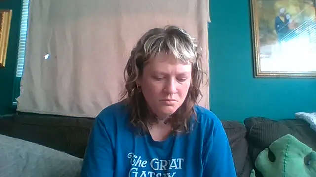 Snapshot of RosieSwitchBitch chatting on 06-18-26, 02:21 RosieSwitchBitch online show from 06-18-26, 02:21