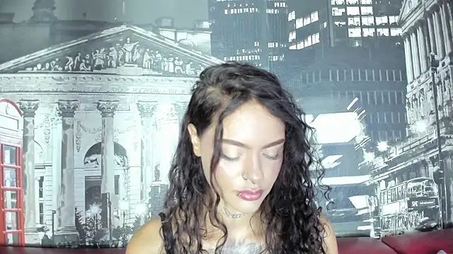 Snapshot of Caroline420_ chatting on 06-21-26, 03:47 Caroline420 online show from 06-21-26, 03:47