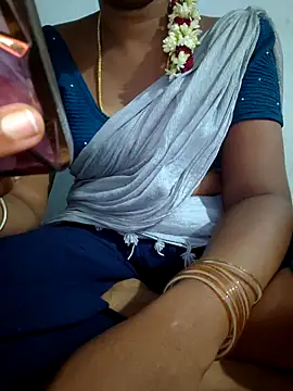 Snapshot of Tamil_Hot_HoneyBee chatting on 06-18-26, 06:35 Tamil Hot HoneyBee online show from 06-18-26, 06:35