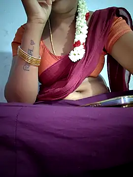 Snapshot of Tamil_Hot_HoneyBee chatting on 06-25-26, 06:40 Tamil Hot HoneyBee online show from 06-25-26, 06:40
