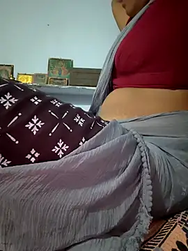 Snapshot of Tamil_Hot_HoneyBee chatting on 07-15-26, 06:13 Tamil Hot HoneyBee online show from 07-15-26, 06:13