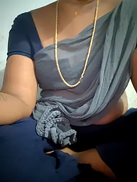 Snapshot of Tamil_Hot_HoneyBee chatting on 07-26-26, 04:03 Tamil Hot HoneyBee online show from 07-26-26, 04:03
