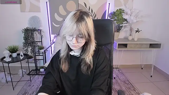 NyxCalderra online show from 05-30-26, 04:53