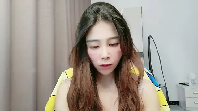 xiaoxiaohong030 online show from 06-05-26, 11:38