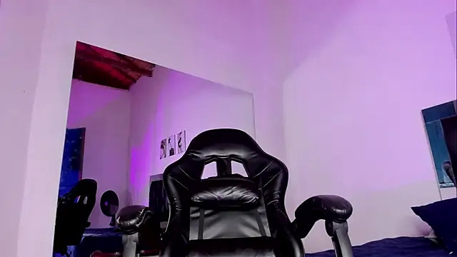 ThiagoSexy005 online show from 06-24-26, 12:53