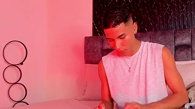 ThiagoSexy005 online show from 07-02-26, 12:54