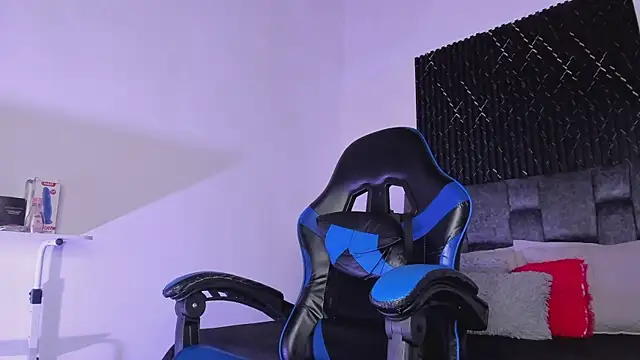 ThiagoSexy005 online show from 07-15-26, 12:27