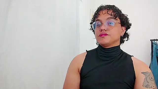 Snapshot of Diane_exotic chatting on 04-28-26, 02:27 Diane exotic online show from 04-28-26, 02:27