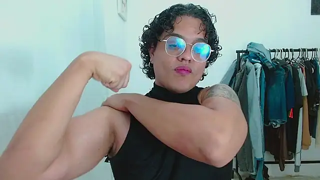 Snapshot of Diane_exotic chatting on 05-19-26, 01:56 Diane exotic online show from 05-19-26, 01:56