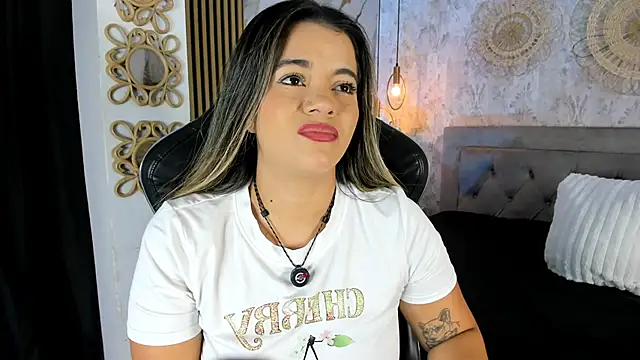 Leidy 2026 online show from 06-19-26, 01:04