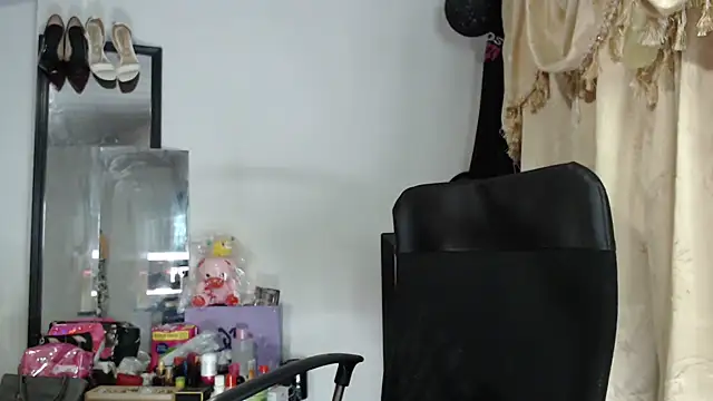 nadia  abaud online show from 07-17-26, 01:12