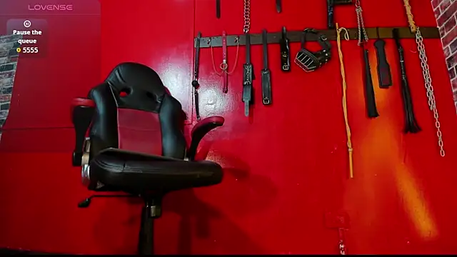Dominatriz Arlette online show from 04-29-26, 07:20