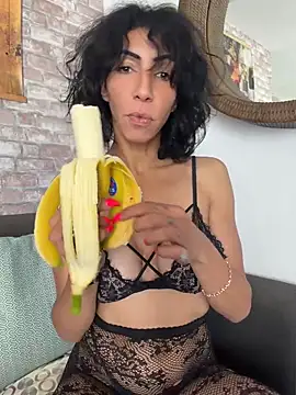 Yasmiinee online show from 05-15-26, 02:35