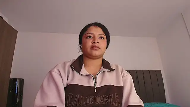 Snapshot of Nerea- chatting on 06-14-26, 04:03 Nerea- online show from 06-14-26, 04:03