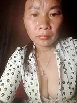 Snapshot of Lella_01 chatting on 06-18-26, 01:28 Lella 01 online show from 06-18-26, 01:28