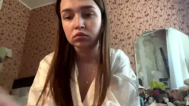 Chloooee online show from 07-13-26, 10:40