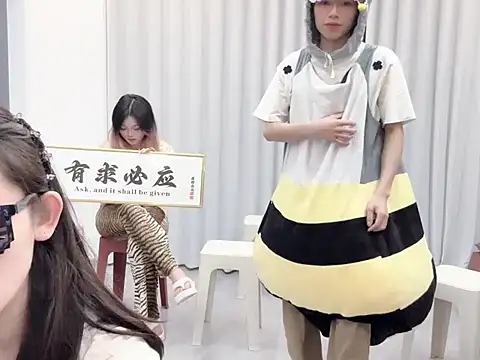 YQBY998 online show from 04-25-26, 01:41