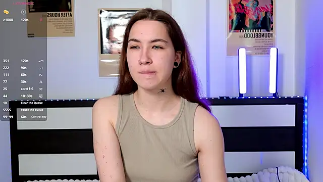 EvaAndLuna online show from 05-09-26, 02:39
