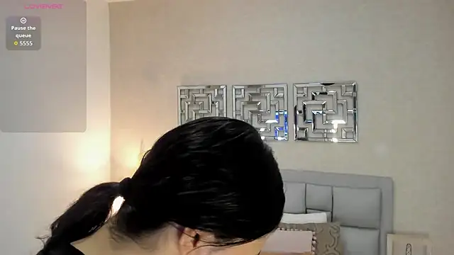 sofia  thompson online show from 05-16-26, 12:40
