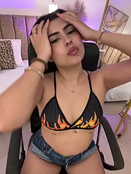 SofiVelvet  online show from 05-06-26, 12:32