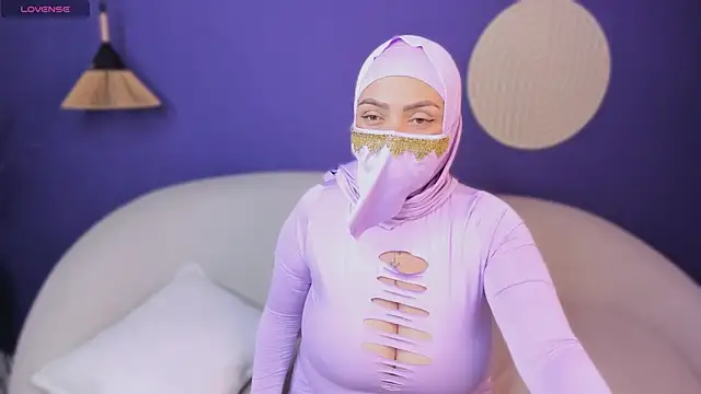 Alaya Lux online show from 06-24-26, 06:18
