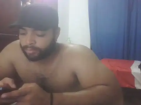 Snapshot of Bearmachin chatting on 05-15-26, 02:40 Bearmachin online show from 05-15-26, 02:40