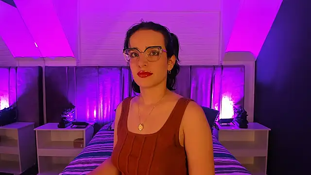 Snapshot of Azahara_18 chatting on 05-08-26, 11:32 Azahara 18 online show from 05-08-26, 11:32
