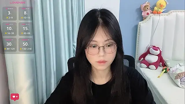 Snapshot of Luna-666 chatting on 05-25-26, 02:12 Luna-666 online show from 05-25-26, 02:12