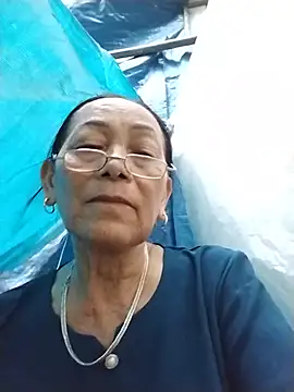 Snapshot of mouth22 chatting on 06-19-26, 11:14 mouth22 online show from 06-19-26, 11:14