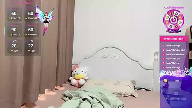 Snapshot of XIAOnaimao-001 chatting on 06-06-26, 09:03 XIAOnaimao-001 online show from 06-06-26, 09:03