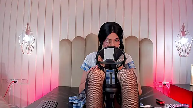 nicki-west online show from 06-02-26, 07:38