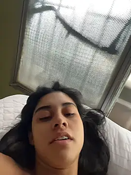 Snapshot of mia_moonna chatting on 05-22-26, 12:00 mia moonna online show from 05-22-26, 12:00