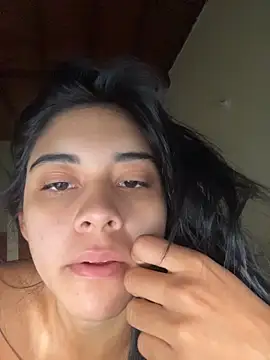 Snapshot of mia_moonna chatting on 05-25-26, 01:39 mia moonna online show from 05-25-26, 01:39