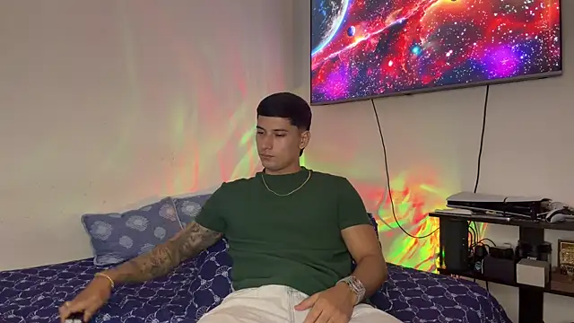 SexxxySquirterStev777 online show from 06-26-26, 01:37