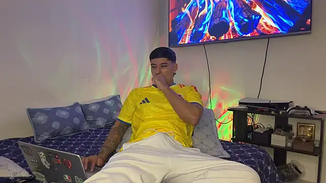 SexxxySquirterStev777 online show from 07-07-26, 01:04