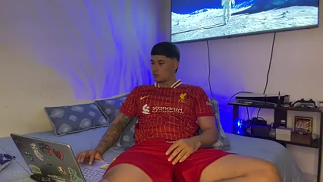 SexxxySquirterStev777 online show from 07-18-26, 02:10