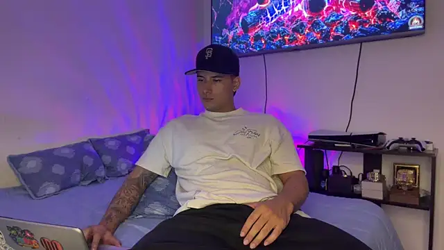 SexxxySquirterStev777 online show from 07-28-26, 12:12