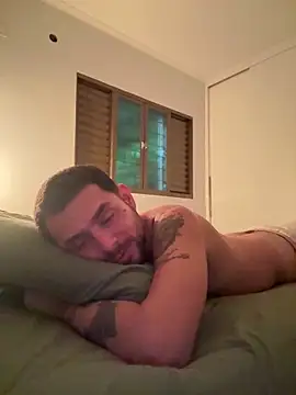 Snapshot of vitor_souz chatting on 04-29-26, 03:32 vitor souz online show from 04-29-26, 03:32
