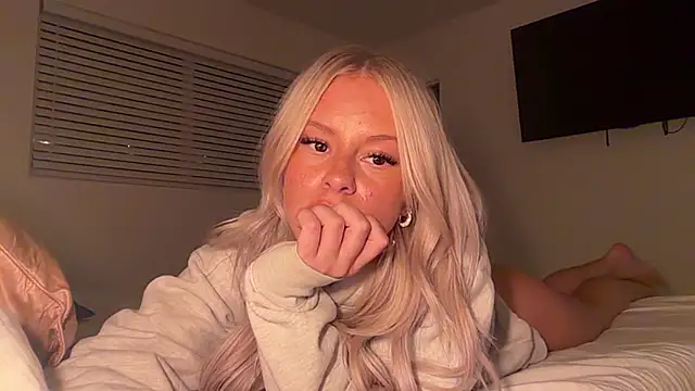 kenziesmithh online show from 05-15-26, 06:42