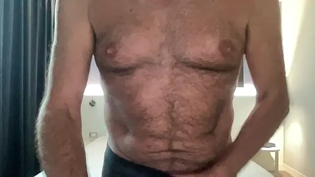 henrybull007 online show from 06-18-26, 03:16