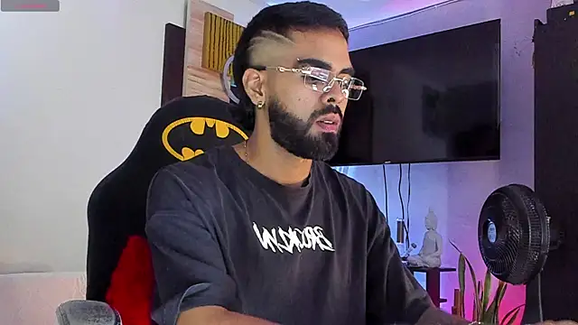  kameron9811 online show from 07-18-26, 04:27