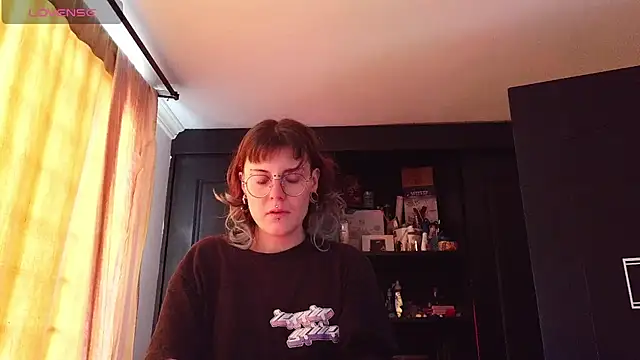 Snapshot of Rossiee_huntt chatting on 08-06-26, 02:19 Rossiee huntt online show from 08-06-26, 02:19