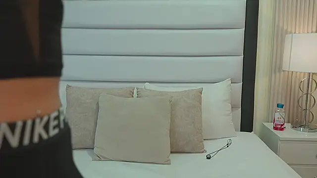 VioletSweetts online show from 06-19-26, 03:22