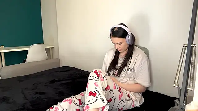 AmbientInvalid online show from 05-01-26, 01:05