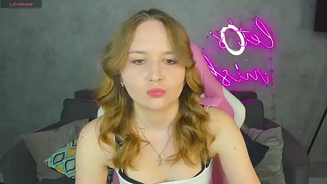 Emmaa Kimm online show from 06-21-26, 12:57