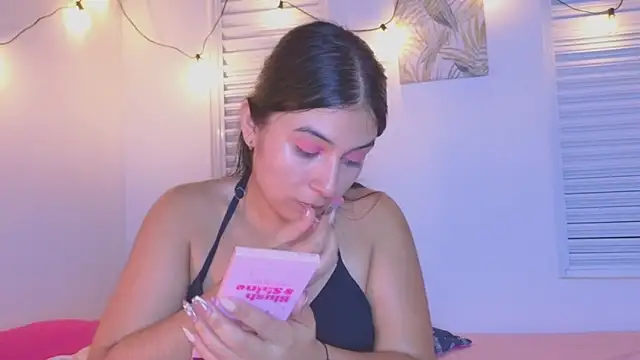 Snapshot of VictoriaaLopez chatting on 06-10-26, 04:12 VictoriaaLopez online show from 06-10-26, 04:12