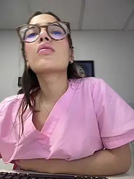 Snapshot of Sweet_Milaa1 chatting on 06-12-26, 07:57 Sweet Milaa1 online show from 06-12-26, 07:57