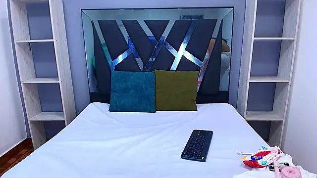 RoxxySweet01 online show from 06-17-26, 02:29