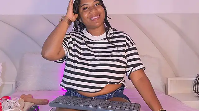 LaylaRhodes online show from 07-18-26, 02:32