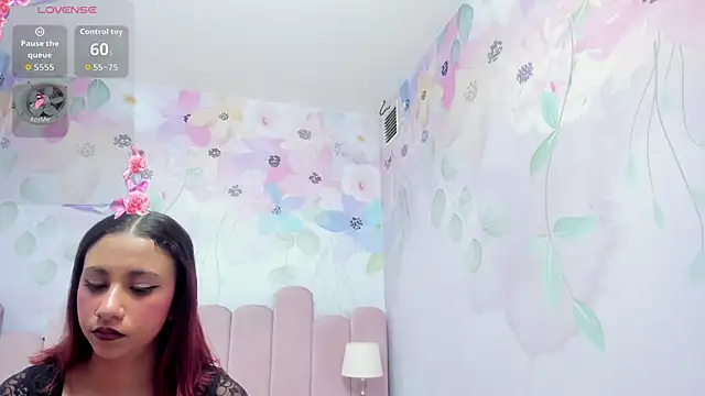 Snapshot of Miabloom19_ chatting on 07-22-26, 11:07 Miabloom19 online show from 07-22-26, 11:07